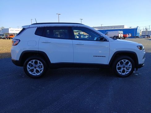 New 2026 Jeep Compass Latitude image 2