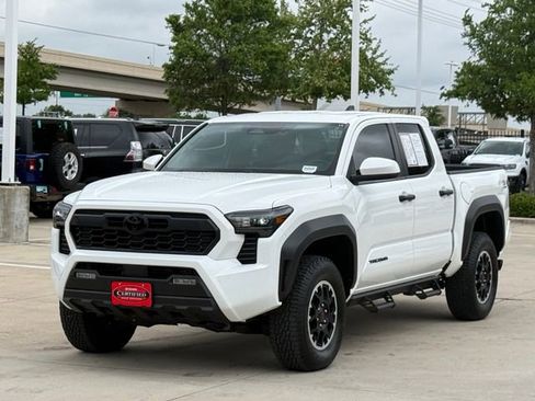 Used 2025 Toyota Tacoma TRD Off-Road image 8