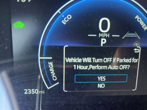 Used 2025 Toyota Camry SE w/ Convenience Package image 10