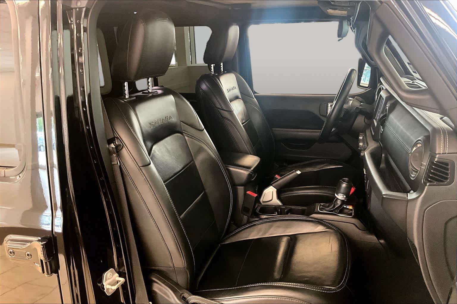Used 2018 Jeep Wrangler Unlimited Sahara w/ Safety Group AWD/4WD image 8