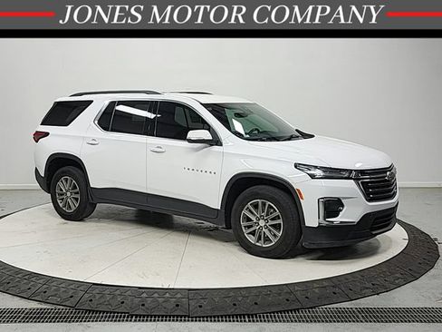 Used 2022 Chevrolet Traverse LT FWD image 1