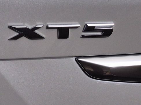 New 2026 Cadillac XT5 Sportv w/ LPO, Floor Liner Package image 7