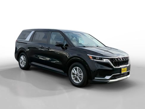 Used 2024 Kia Carnival LX image 7