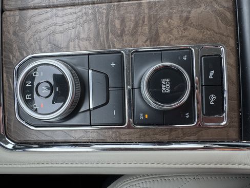 Used 2021 Ford Expedition Platinum AWD/4WD image 19