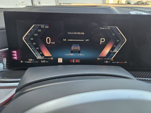 Used 2023 BMW X7 M60i image 32