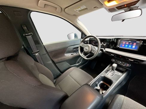 Used 2025 Nissan Kicks S image 23