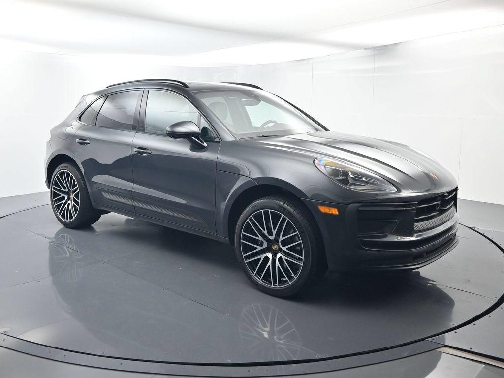 Certified 2026 Porsche Macan AWD/4WD image 17