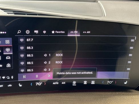 Used 2025 Audi Q5 Premium w/ Convenience Package image 17