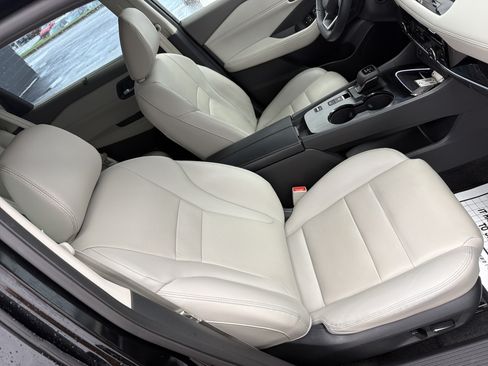 Used 2024 Nissan Rogue SL w/ SL Premium Package FWD image 15