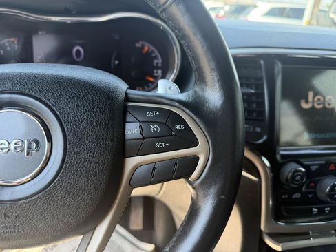 Used 2015 Jeep Grand Cherokee Limited w/ Luxury Group II RWD image 18