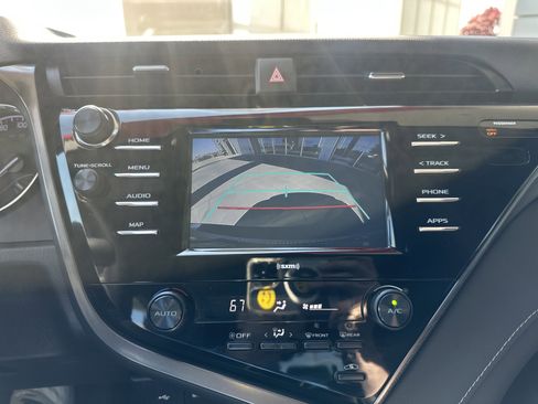 Certified 2020 Toyota Camry SE image 33