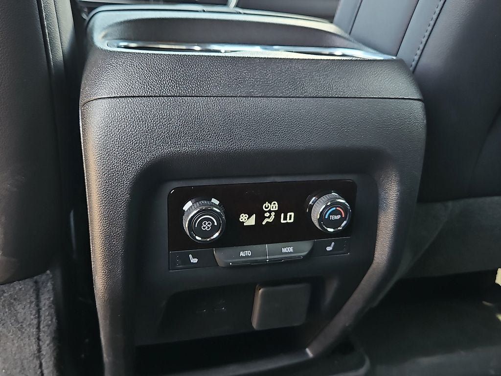 Used 2026 Chevrolet Traverse RS FWD image 20