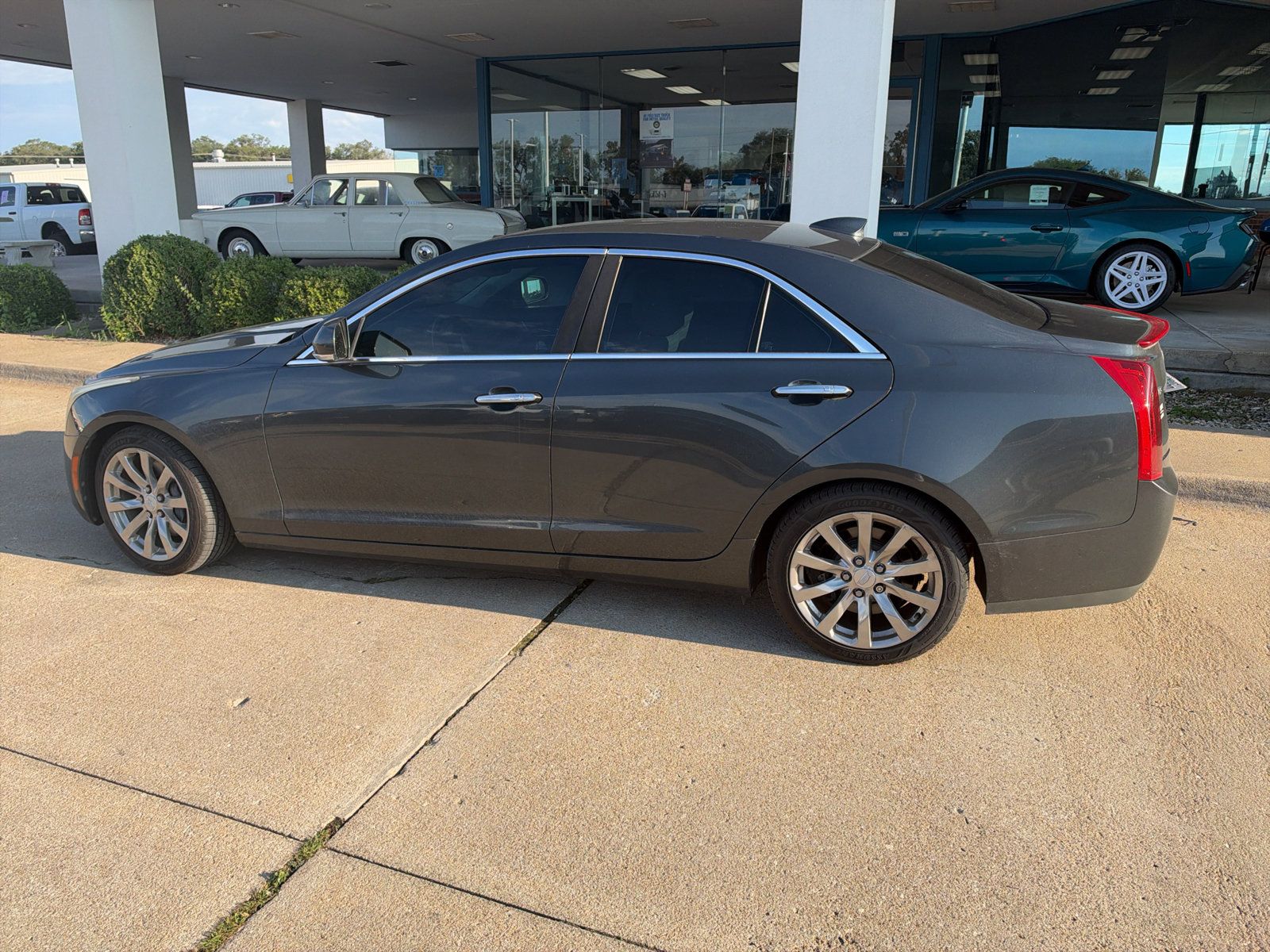 Used 2017 Cadillac ATS Luxury w/ Safety and Security Package RWD image 9