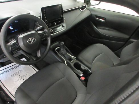Used 2021 Toyota Corolla LE FWD image 16