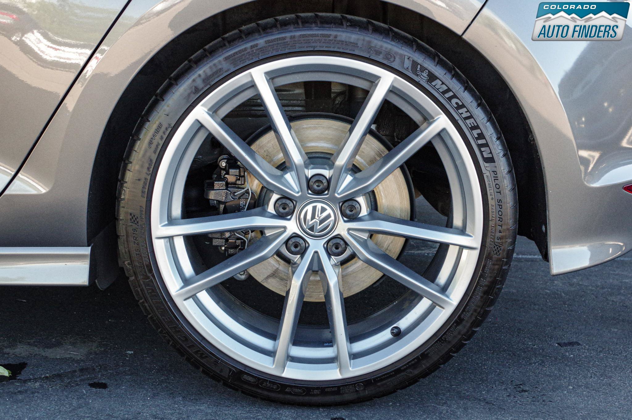 Used 2017 Volkswagen Golf 4-Door AWD/4WD image 25