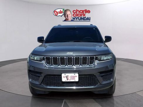 Used 2025 Jeep Grand Cherokee Laredo X image 8