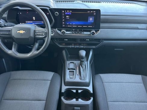 Used 2024 Chevrolet Colorado W/T RWD image 3