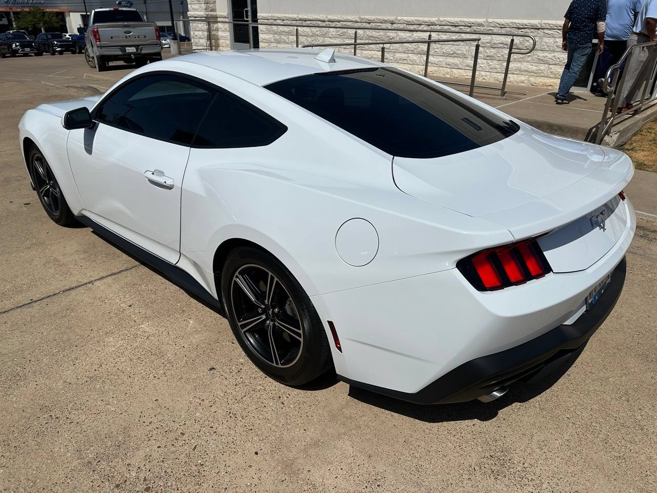 Used 2025 Ford Mustang Coupe RWD image 6