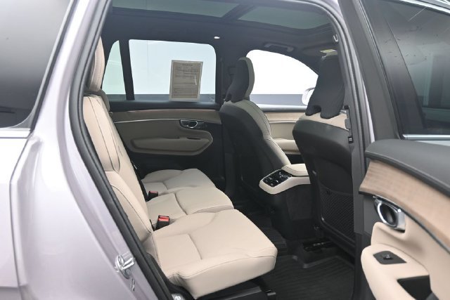 Used 2026 Volvo XC90 B6 Plus w/ Protection Package Premier AWD/4WD image 26