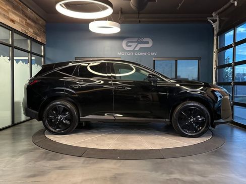 Used 2025 Nissan Murano SV AWD/4WD image 2