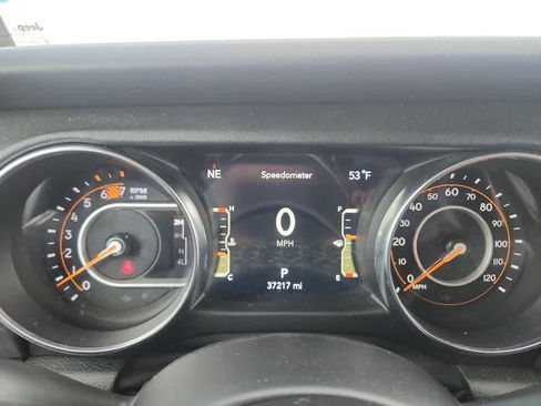 Used 2023 Jeep Wrangler Unlimited Sahara image 27