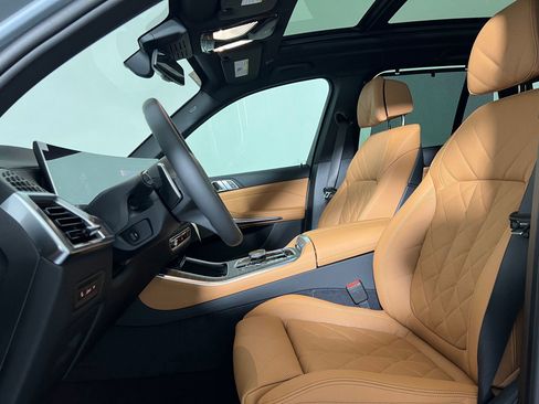 Used 2026 BMW X5 xDrive50e image 14