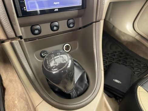 Used 2001 Ford Mustang Coupe image 9