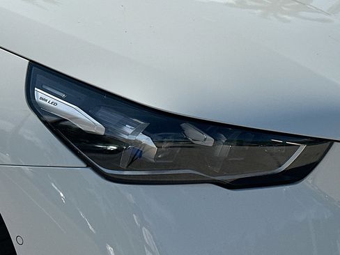 Used 2025 BMW i5 eDrive40i w/ Premium Package image 37