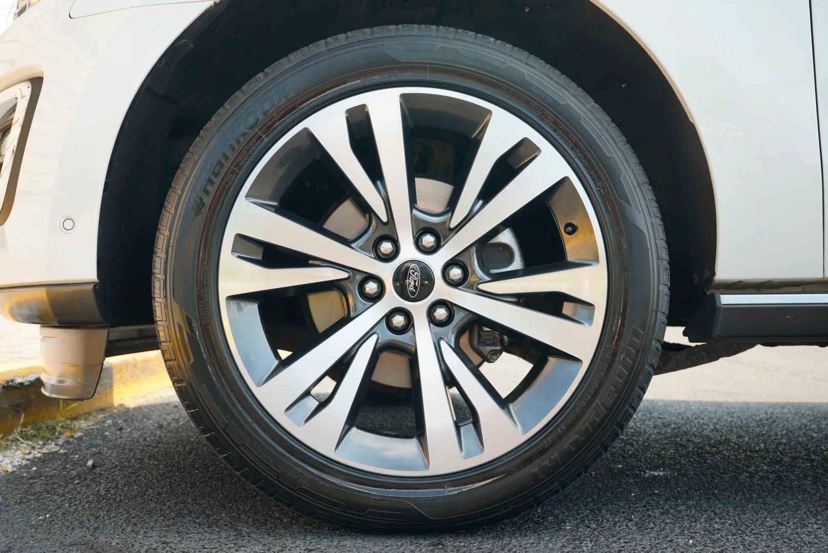 Used 2021 Ford Expedition Max Limited AWD/4WD image 14