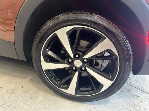 Used 2021 Buick Envision Essence w/ Technology Package I image 8