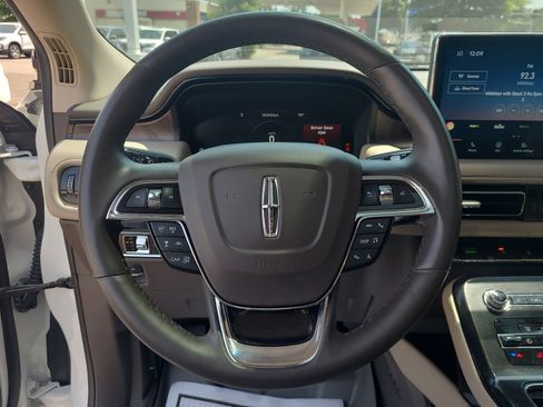 Used 2022 Lincoln Nautilus Reserve w/ Equipment Group 201A FWD image 27
