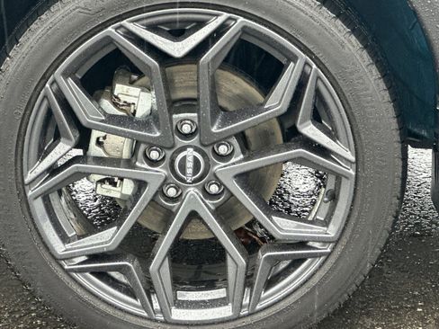 Used 2025 Nissan Kicks SR image 26