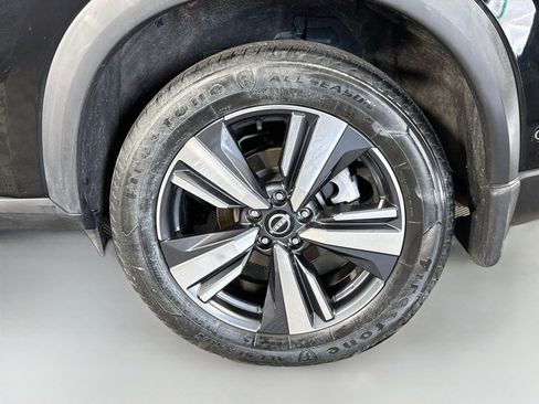 Used 2024 Nissan Rogue SL FWD image 37