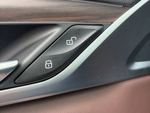 Used 2021 BMW M550i xDrive AWD/4WD image 12