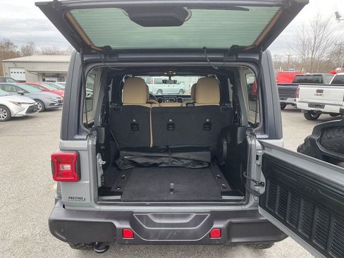 Used 2021 Jeep Wrangler Unlimited Sport image 25