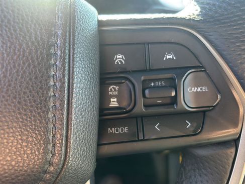 Used 2025 Toyota Tacoma SR5 image 29