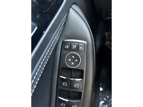 Used 2018 INFINITI QX30 Premium w/ Cargo Package image 31