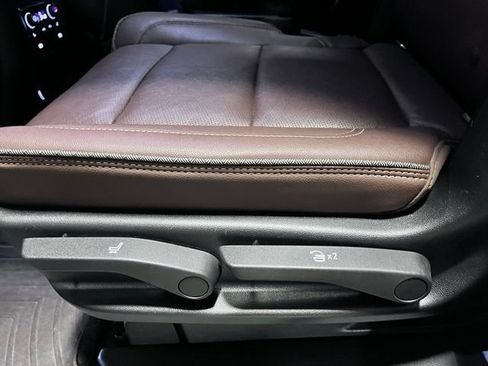 Used 2021 Chevrolet Tahoe High Country RWD image 14