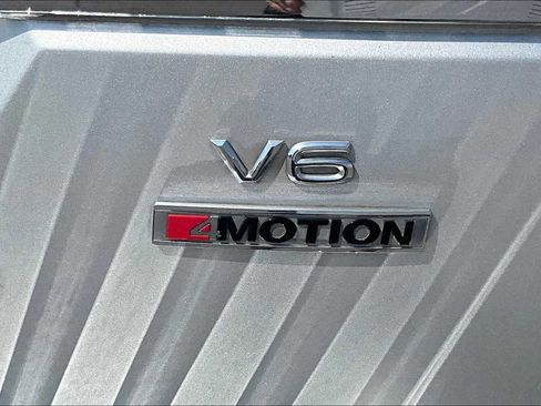 Used 2019 Volkswagen Atlas SEL Premium image 9