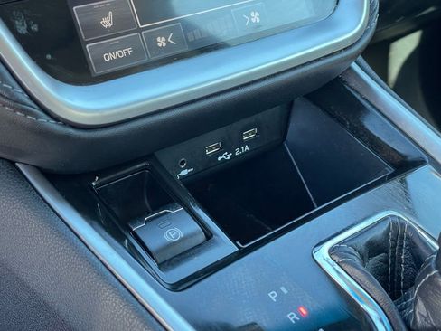 Used 2022 Subaru Legacy Limited image 26