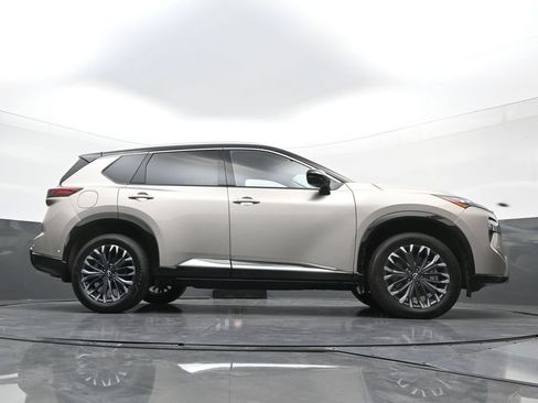 Used 2025 Nissan Rogue Platinum w/ Tech Package AWD/4WD image 28