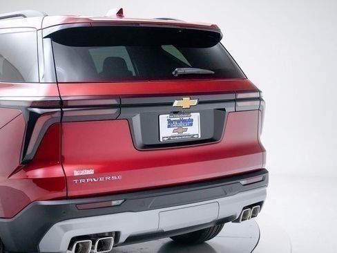 New 2026 Chevrolet Traverse LT image 5