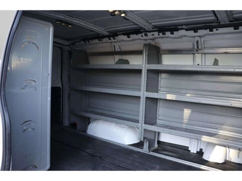 Used 2016 Chevrolet Express 2500 image 29