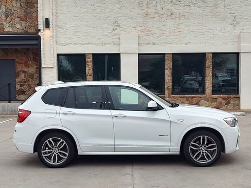 Used 2017 BMW X3 xDrive28i AWD/4WD image 2