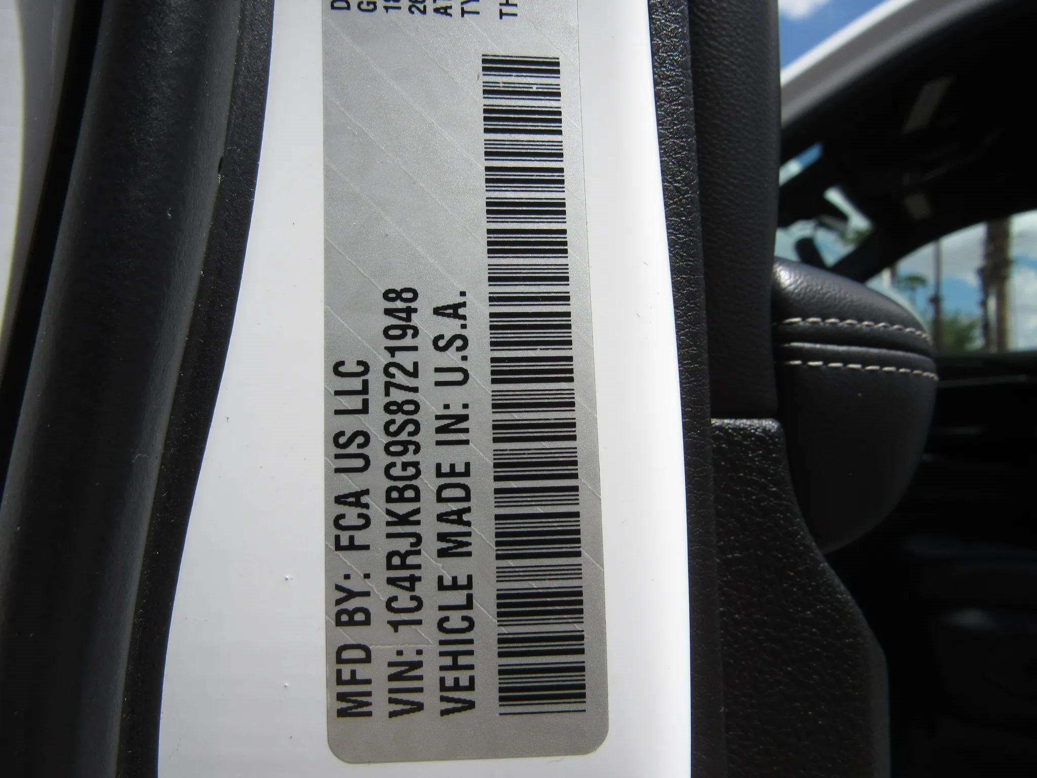 Used 2025 Jeep Grand Cherokee L Limited AWD/4WD image 29