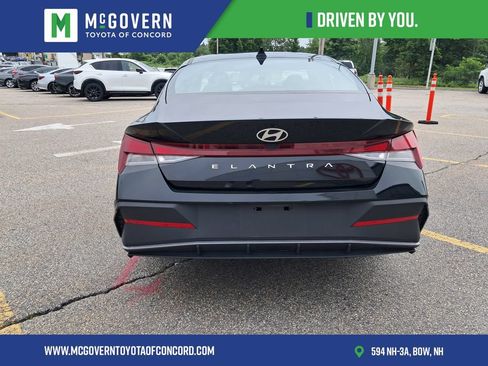 Used 2024 Hyundai Elantra SE FWD image 6