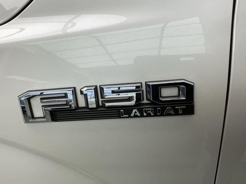 Used 2016 Ford F150 Lariat w/ Equipment Group 502A Luxury image 28