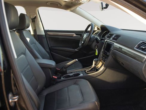 Used 2016 Volkswagen Passat 1.8T SE image 16