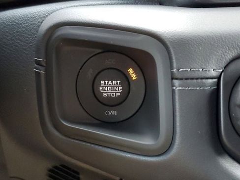 New 2025 Jeep Gladiator Mojave image 39