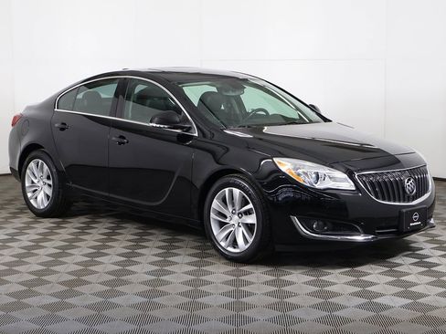 Used 2015 Buick Regal image 2